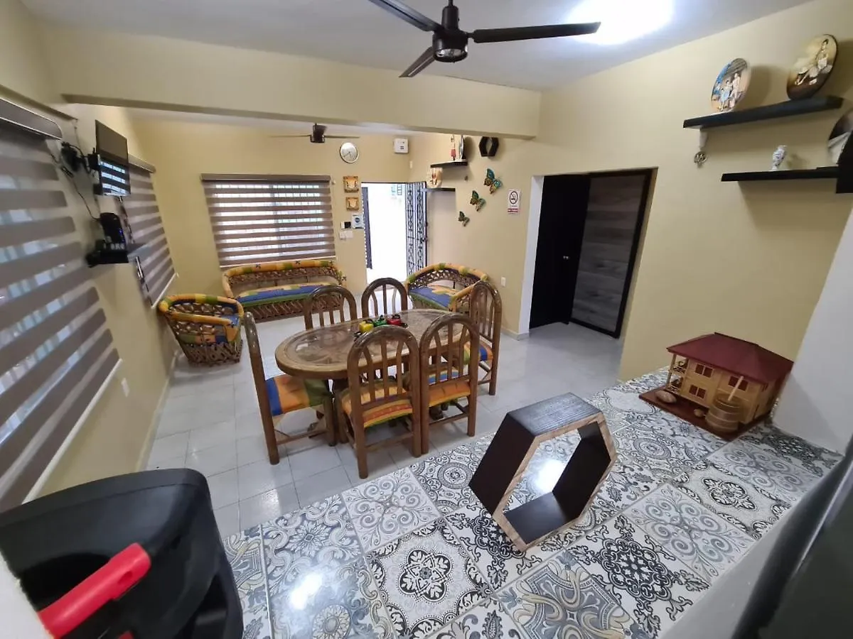Casa Paloma Cerca De Centro Comercial Y Airport Chetumal 0*,  Messico