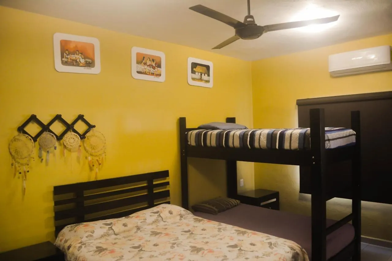 Casa Paloma Cerca De Centro Comercial Y Airport Chetumal Appartamento