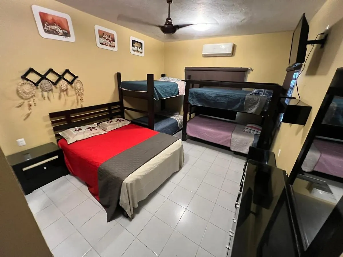 Casa Paloma Cerca De Centro Comercial Y Airport Chetumal 0*,  Messico